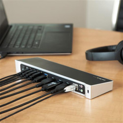 StarTech.com Triple-Video Docking Station for Laptops